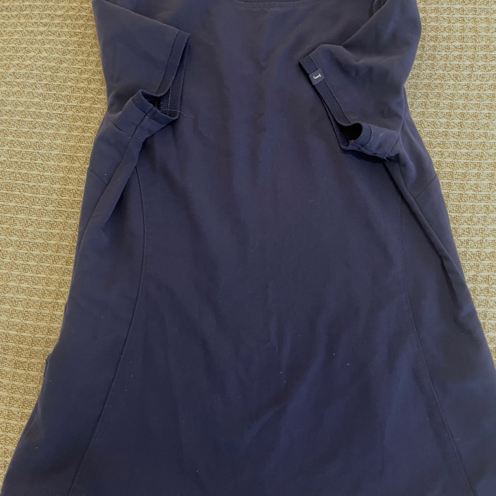 Jaanuu Blue women’s scrub top with pockets